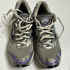 Mizuno running shoes w9.5